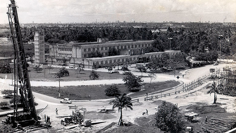 Construção do prédio da Reitoria